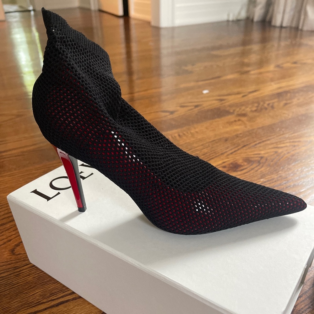 Loewe fishnet sock pumps